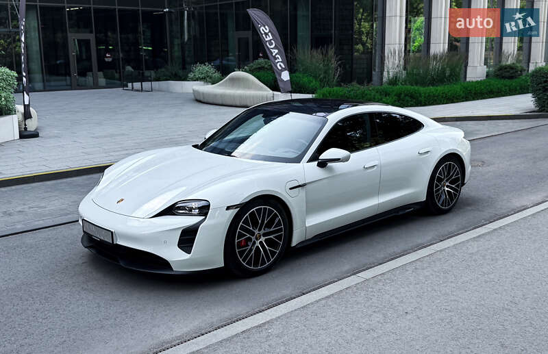 Седан Porsche Taycan 2023 в 
