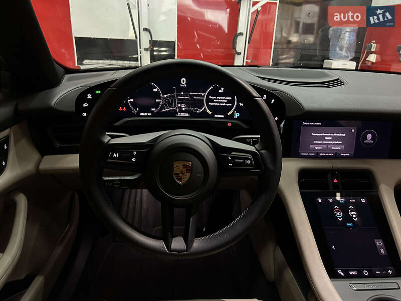 Седан Porsche Taycan 2022 в Одесі