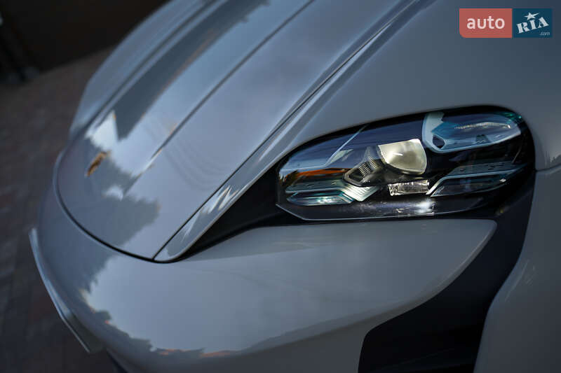 Седан Porsche Taycan 2022 в Києві