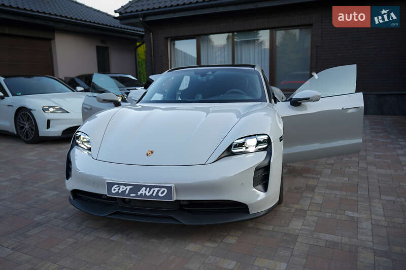 Седан Porsche Taycan 2022 в Києві