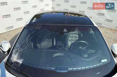 Седан Porsche Taycan 2020 в 