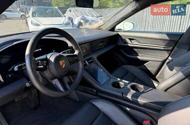 Седан Porsche Taycan 2020 в 