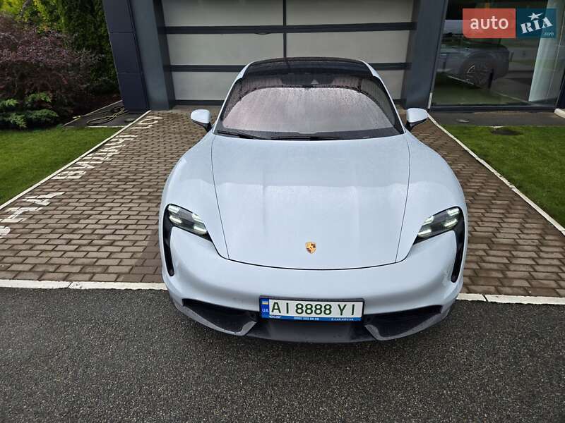 Седан Porsche Taycan 2021 в Киеве