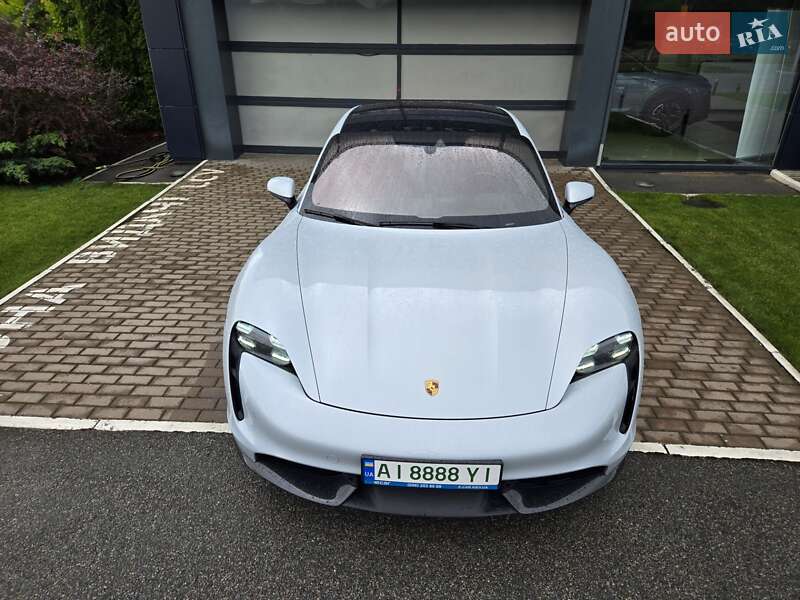 Седан Porsche Taycan 2021 в Киеве