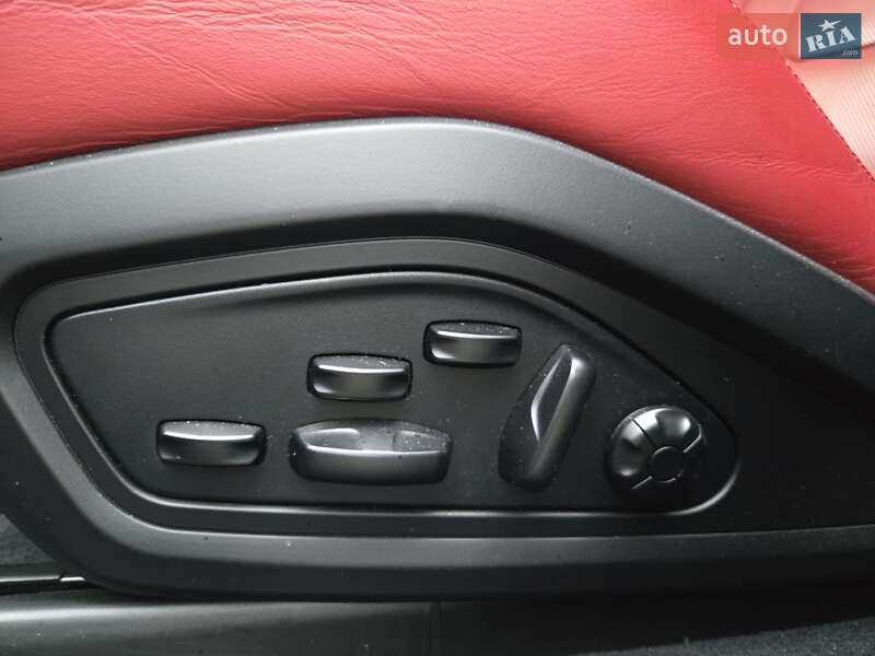 Седан Porsche Taycan 2021 в Киеве