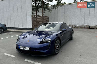 Седан Porsche Taycan 2022 в 