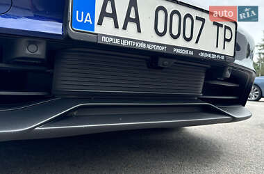 Седан Porsche Taycan 2022 в 