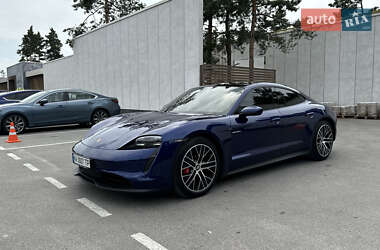 Седан Porsche Taycan 2022 в 