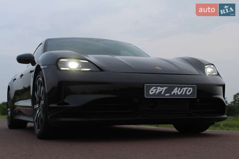 Седан Porsche Taycan 2025 в Києві