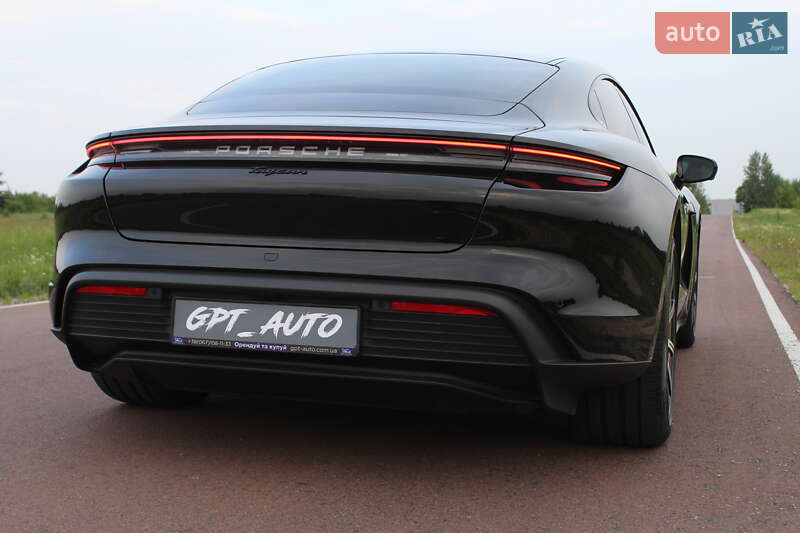Седан Porsche Taycan 2025 в Києві