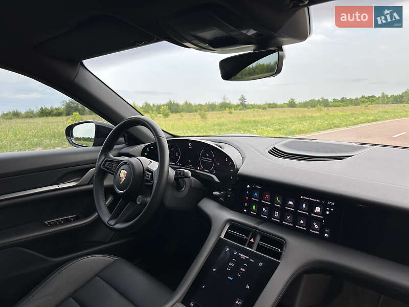 Седан Porsche Taycan 2025 в Києві