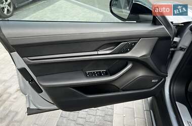 Седан Porsche Taycan 2022 в 