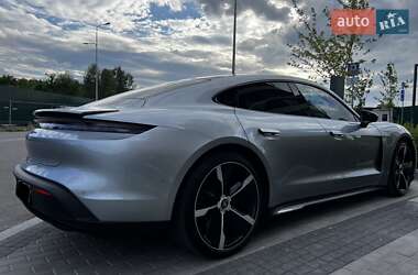 Седан Porsche Taycan 2022 в 