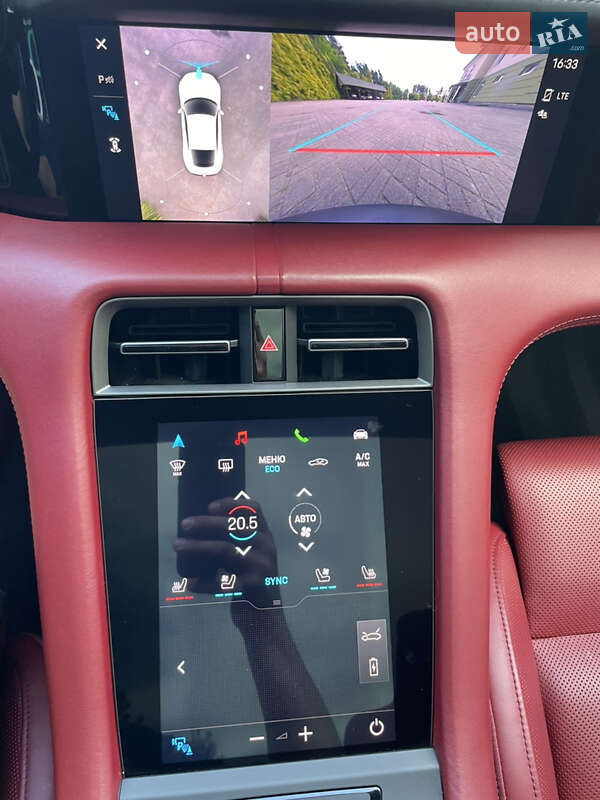Седан Porsche Taycan 2020 в Львове