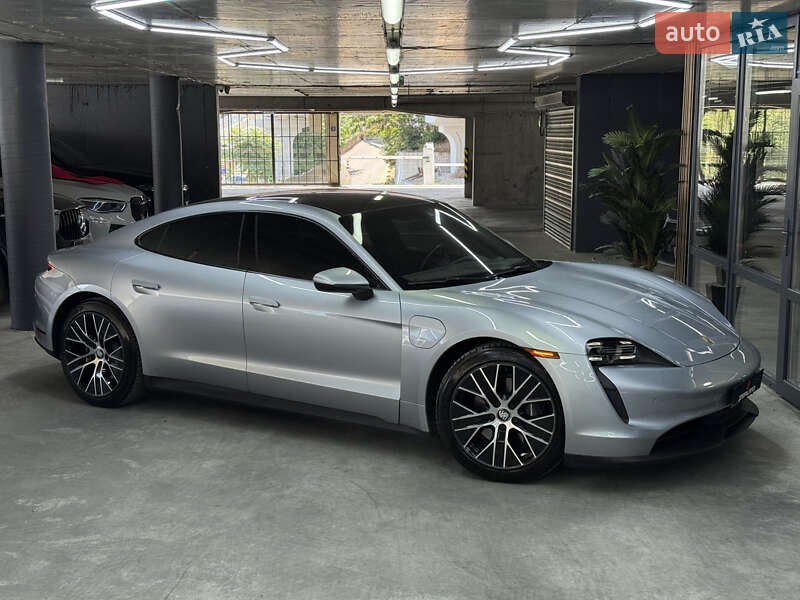 Porsche Taycan 2023