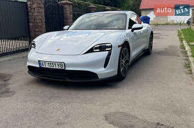 Седан Porsche Taycan 2022 в 