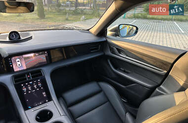 Седан Porsche Taycan 2020 в 