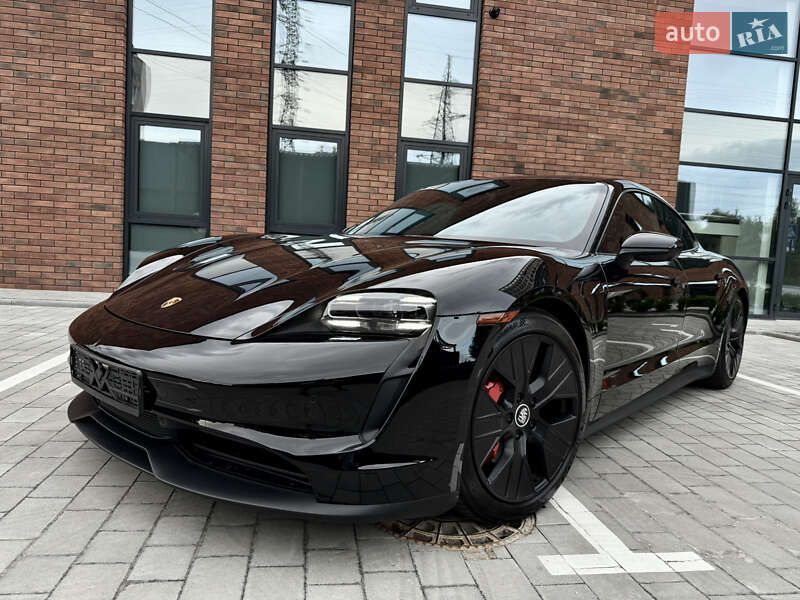 Porsche Taycan 2021