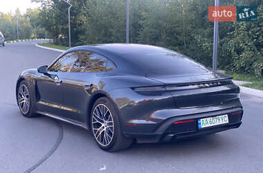 Седан Porsche Taycan 2019 в 