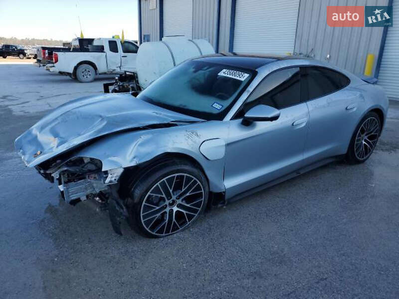 Седан Porsche Taycan 2021 в 