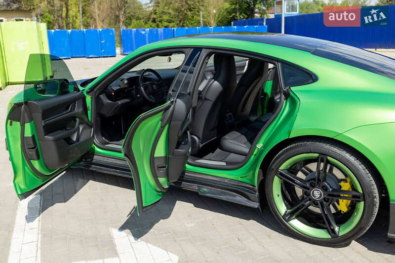 Седан Porsche Taycan 2020 в Львове