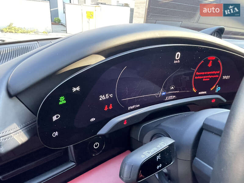 Седан Porsche Taycan 2021 в Ровно