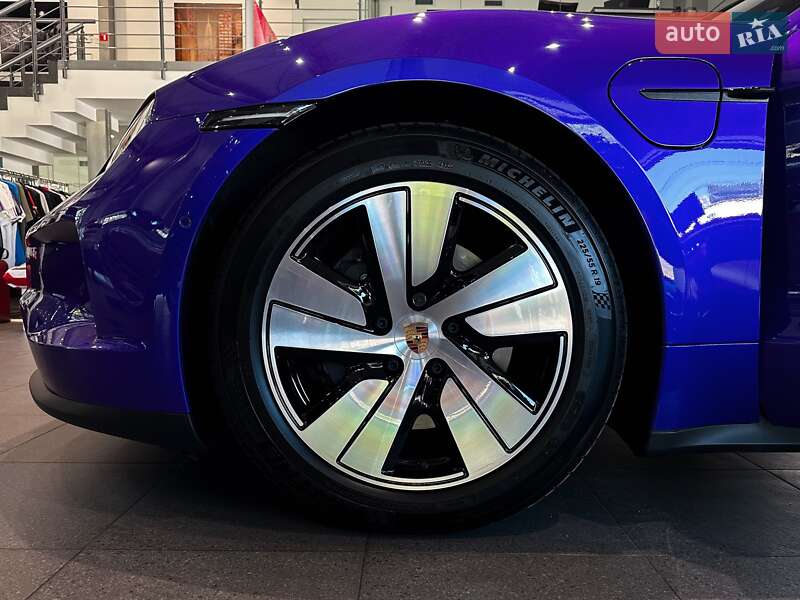 Седан Porsche Taycan 2025 в Одессе