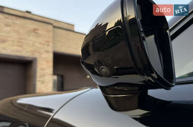 Седан Porsche Taycan 2020 в 
