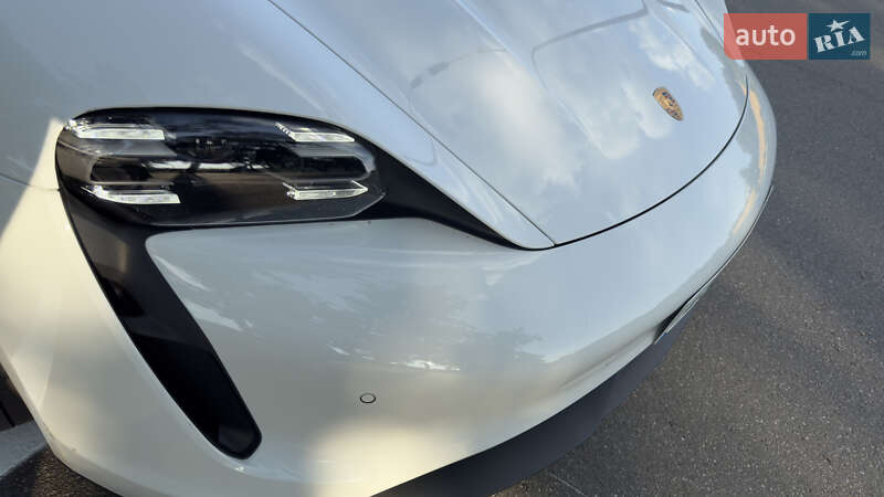 Седан Porsche Taycan 2022 в Киеве