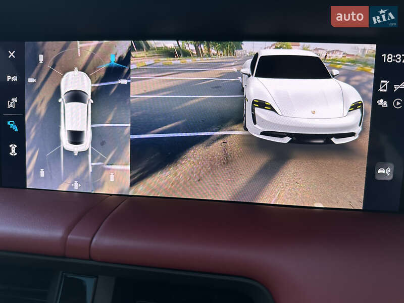 Седан Porsche Taycan 2022 в Киеве