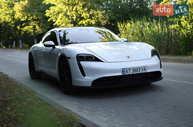 Седан Porsche Taycan 2021 в 