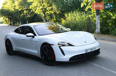 Седан Porsche Taycan 2021 в 