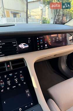 Седан Porsche Taycan 2022 в 