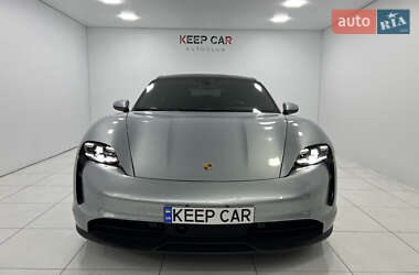 Седан Porsche Taycan 2023 в 