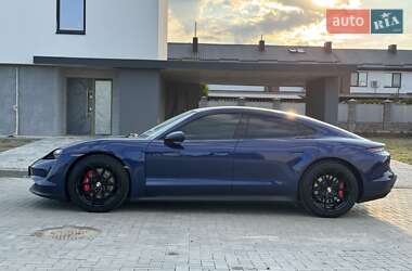 Седан Porsche Taycan 2020 в 