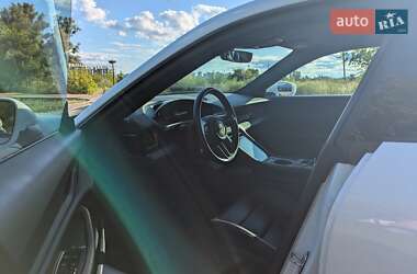 Седан Porsche Taycan 2020 в 