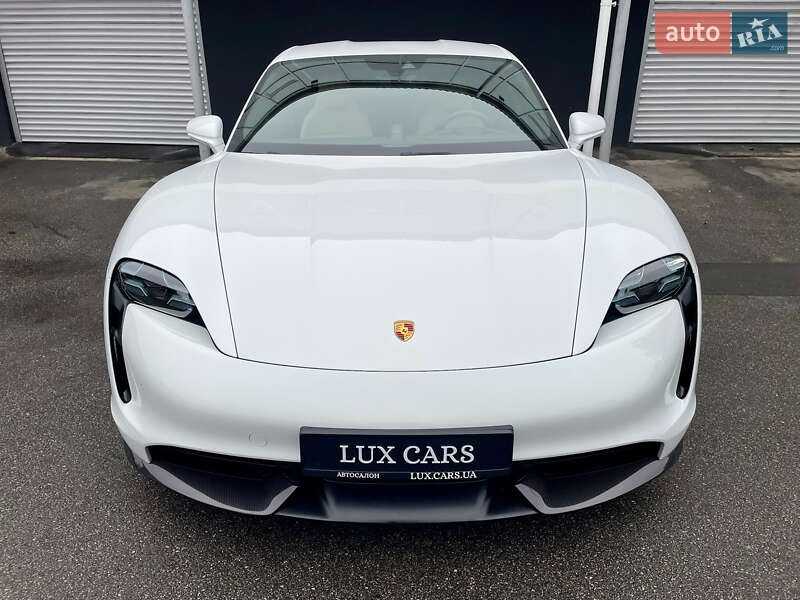 Седан Porsche Taycan 2020 в Киеве