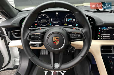 Седан Porsche Taycan 2020 в 