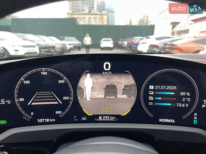 Седан Porsche Taycan 2020 в Киеве