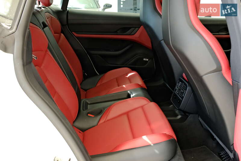 Седан Porsche Taycan 2022 в Одессе