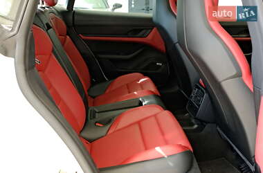 Седан Porsche Taycan 2022 в 