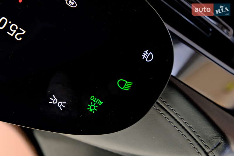 Седан Porsche Taycan 2022 в Одессе