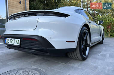 Седан Porsche Taycan 2020 в 