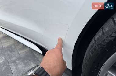 Седан Porsche Taycan 2020 в 