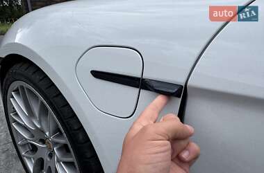 Седан Porsche Taycan 2020 в 