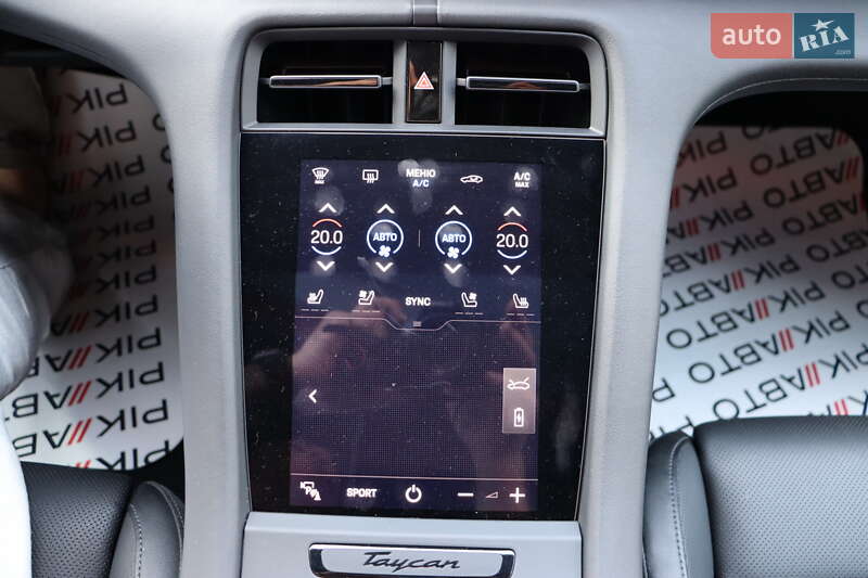 Седан Porsche Taycan 2021 в Львове