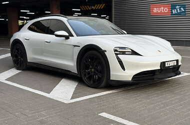 Седан Porsche Taycan 2021 в 