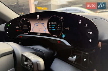 Седан Porsche Taycan 2021 в 