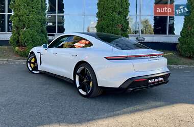 Седан Porsche Taycan 2020 в 