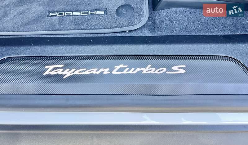Седан Porsche Taycan 2020 в Киеве фото 26 Седан Porsche Taycan 2020 в Киеве